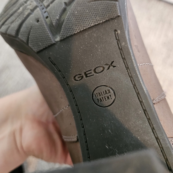 Geox Brown Heeled Boots with Classic Design - Picture 5 of 6